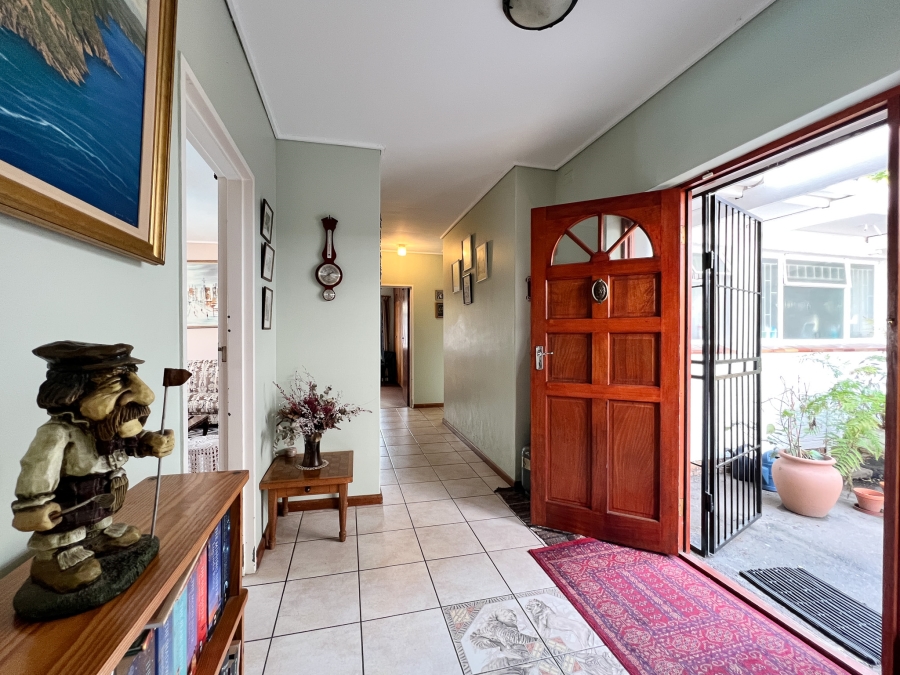 4 Bedroom Property for Sale in Kenridge Western Cape
